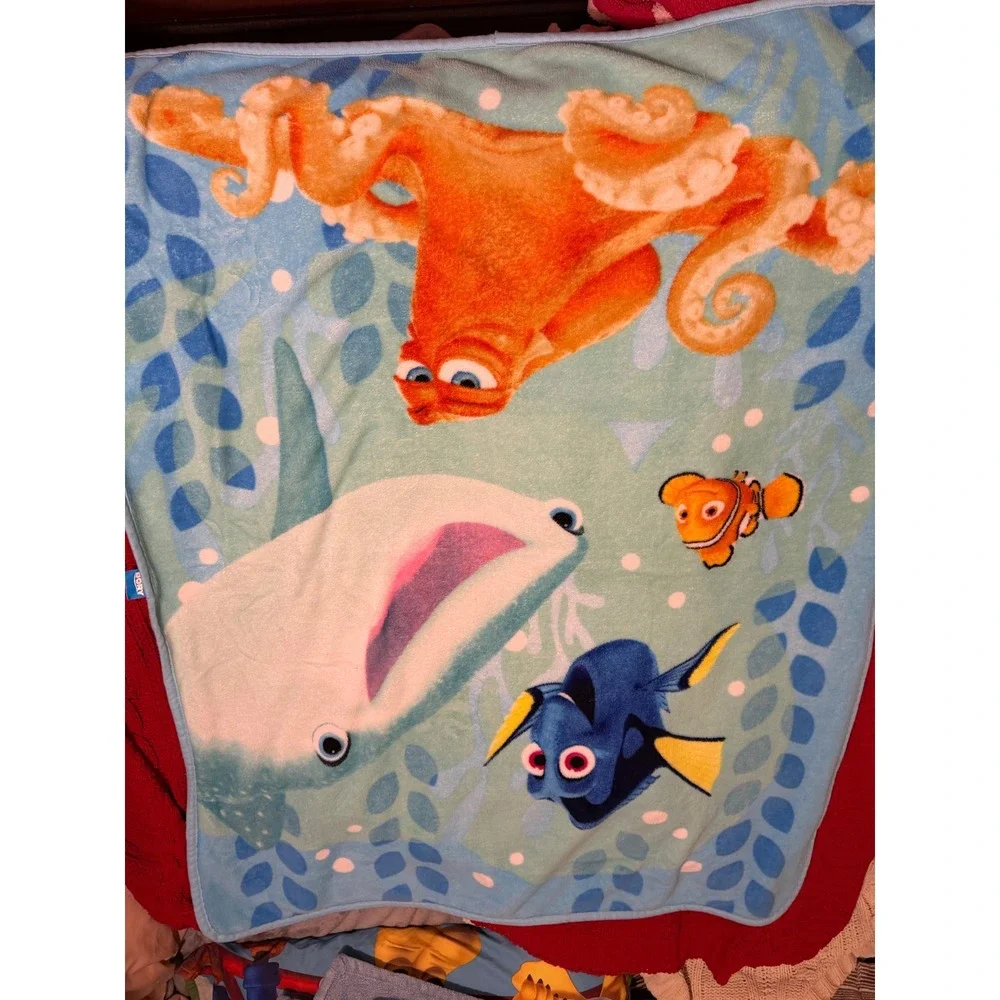 Disney Finding Dory Northwest Plush Throw Blanket Nemo Hank Destiny Blue 38x50